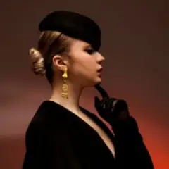 Klavdia Petrivna — Музика в навушниках